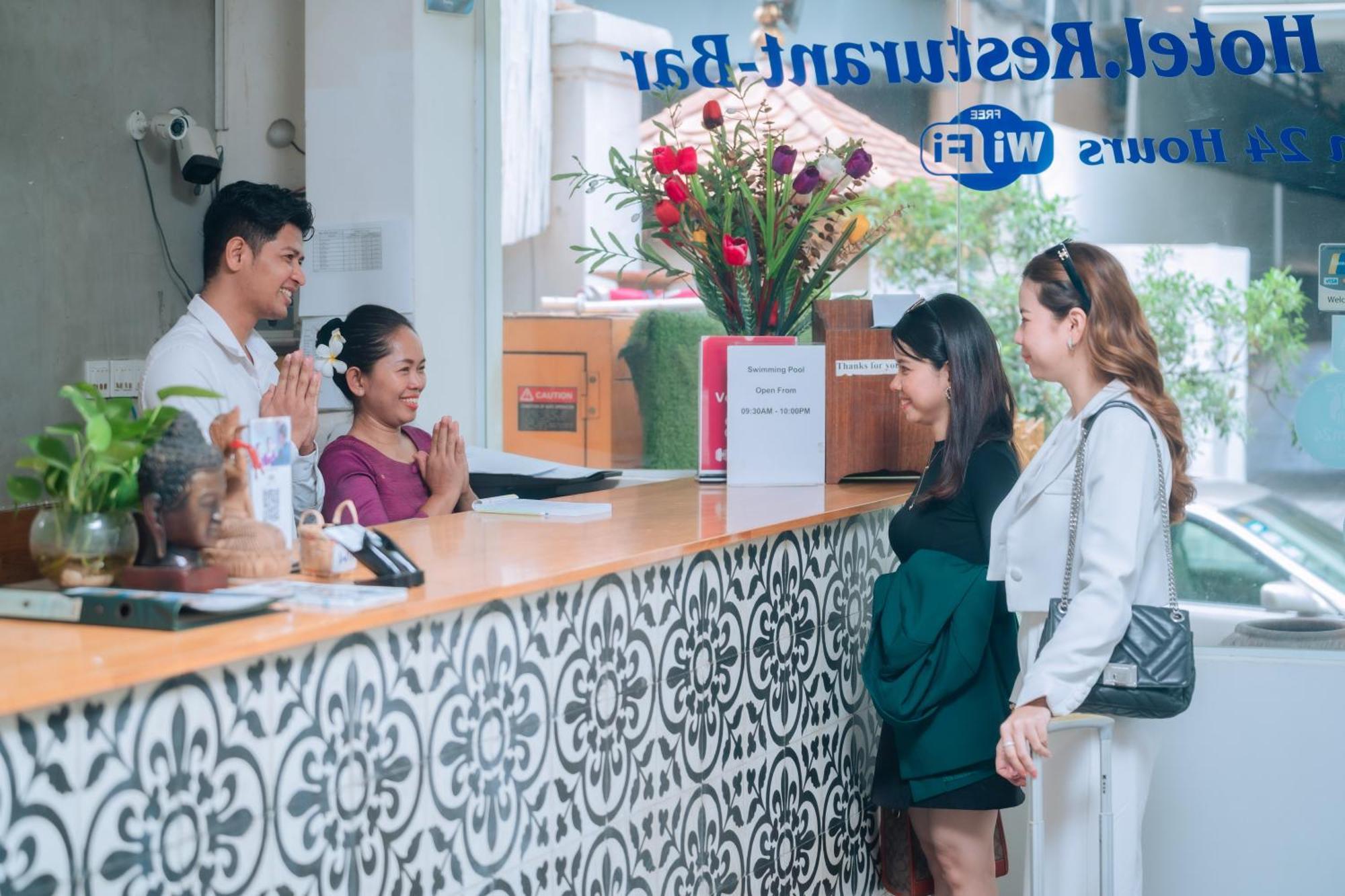 Home Chic Hotel Phnom Penh Exteriör bild