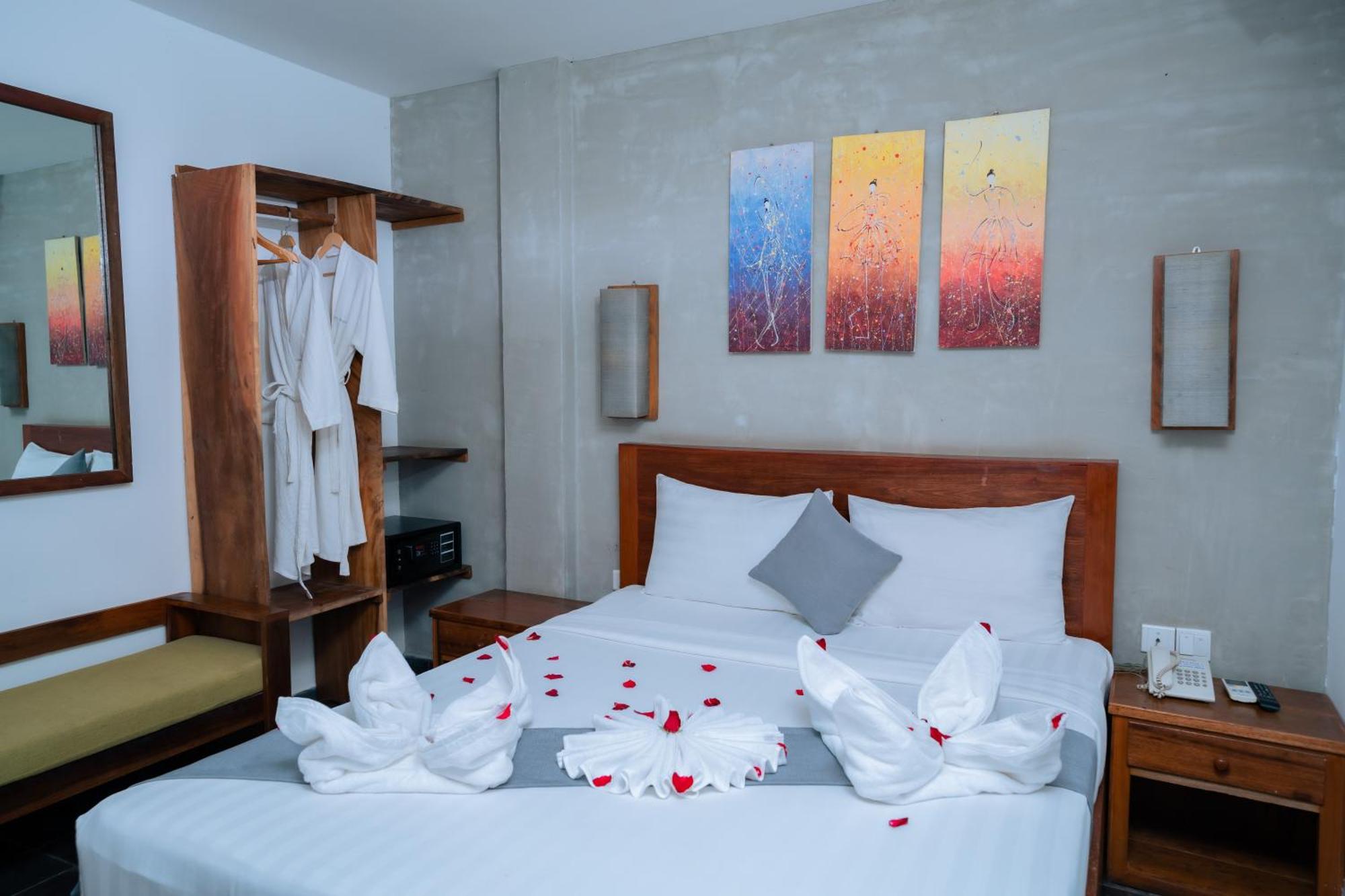 Home Chic Hotel Phnom Penh Exteriör bild