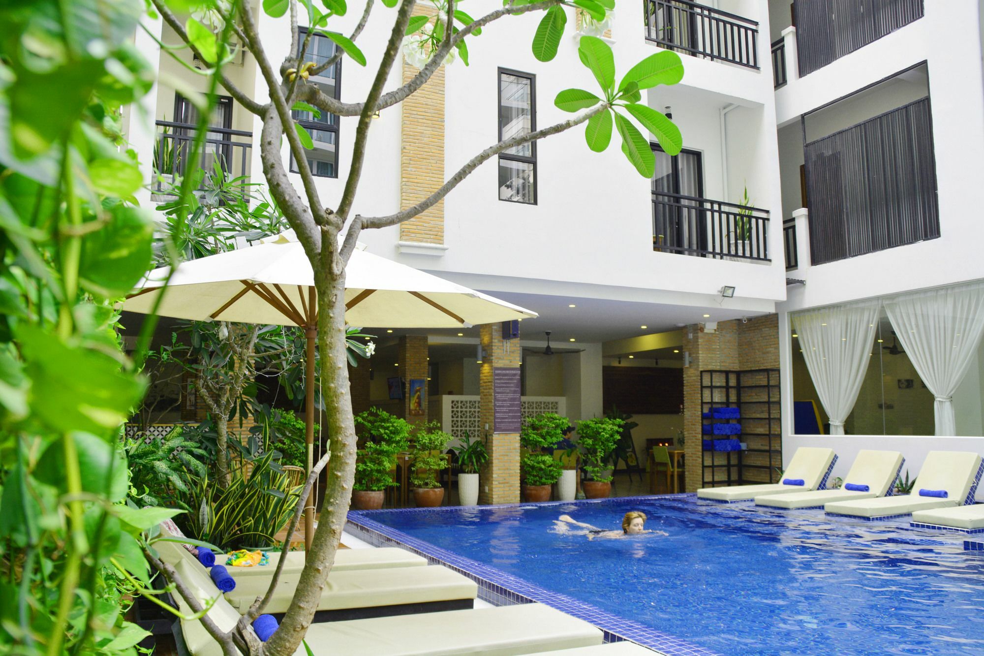 Home Chic Hotel Phnom Penh Exteriör bild